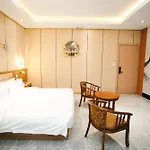 Home Me Hotel