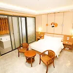 Home Me Hotel