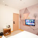 Home Me Hotel